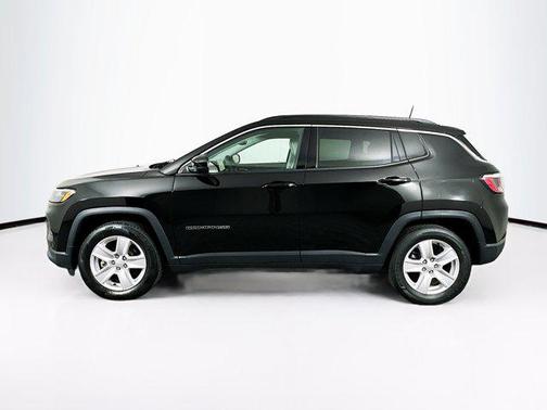 Diamond Black Crystal Pearlcoat 2022 Jeep Compass Latitude