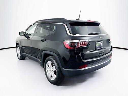 Diamond Black Crystal Pearlcoat 2022 Jeep Compass Latitude