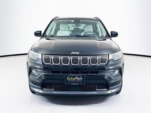 Diamond Black Crystal Pearlcoat 2022 Jeep Compass Latitude