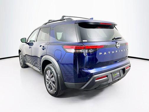 2024 Nissan Pathfinder SV FWD