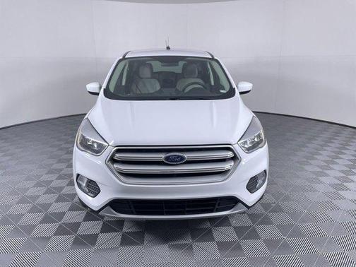 Photo 2 of 32 of 2019 Ford Escape SE