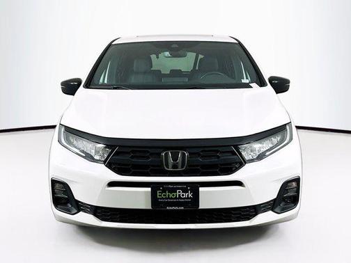 Platinum White Pearl 2025 Honda Odyssey Sport-L