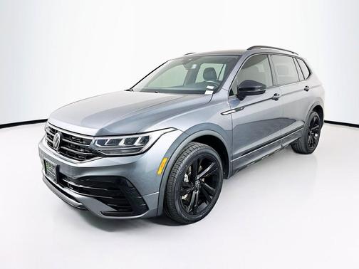 Platinum Gray Metallic 2023 Volkswagen Tiguan 2.0T SE R-Line Black 4MOTION