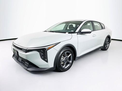 Morning Haze 2025 Kia K4 LXS