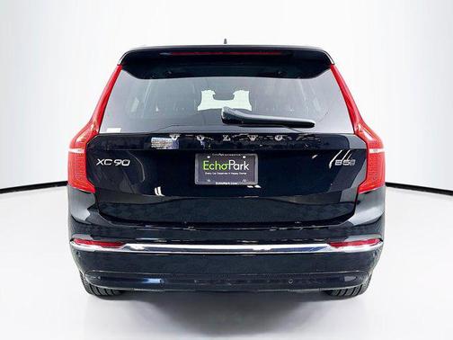 2025 Volvo XC90 B5 Core