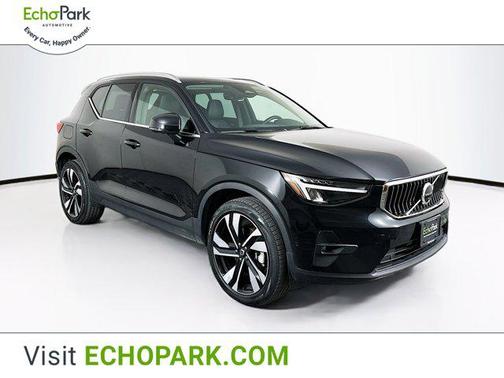 2025 Volvo XC40 B5 Plus Bright Theme