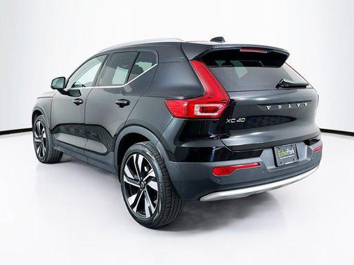 2025 Volvo XC40 B5 Plus Bright Theme
