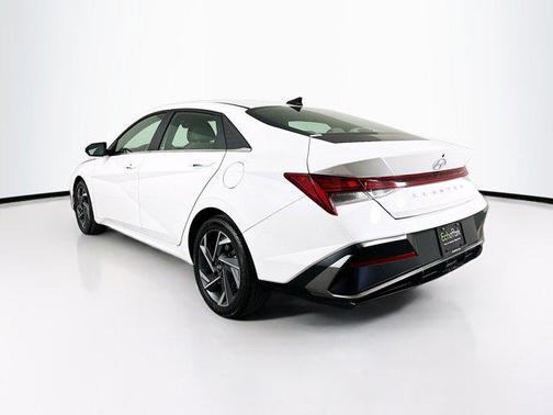 2025 Hyundai ELANTRA SEL