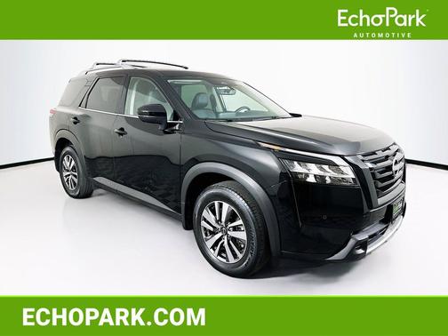 Super Black 2023 Nissan Pathfinder SL 4WD
