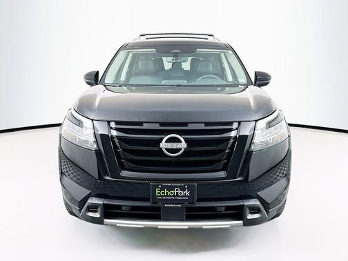 Super Black 2023 Nissan Pathfinder SL 4WD