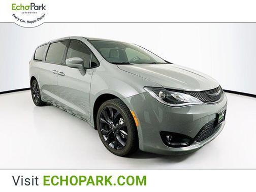 2020 Chrysler Pacifica Touring