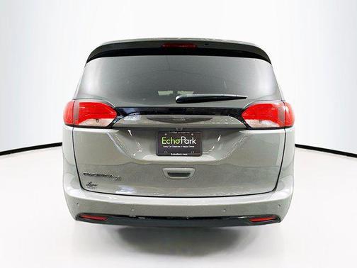 2020 Chrysler Pacifica Touring