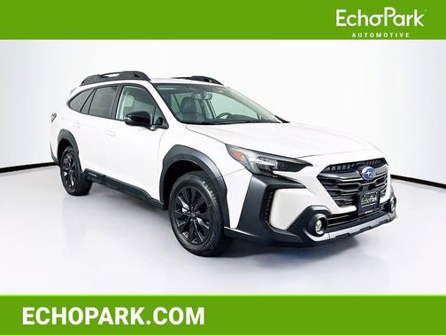 Crystal White Pearl 2025 Subaru Outback Onyx Edition