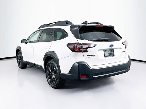 Crystal White Pearl 2025 Subaru Outback Onyx Edition