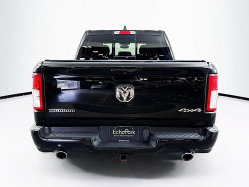 Diamond Black Crystal Pearlcoat 2022 RAM 1500 Big Horn/Lone Star