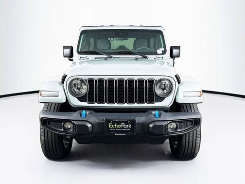 Earl Clearcoat 2024 Jeep Wrangler 4xe Sport S