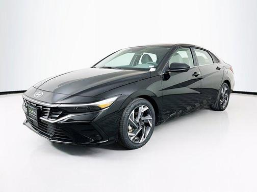 2025 Hyundai ELANTRA SEL