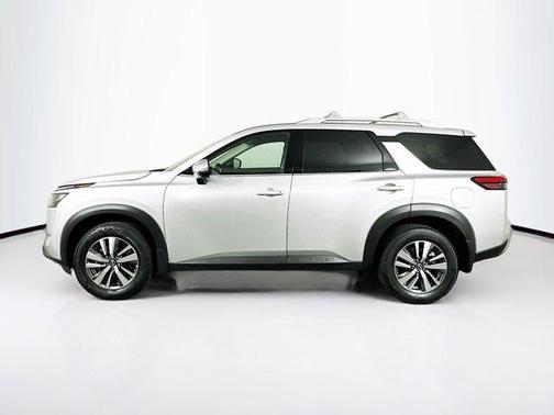 Brilliant Silver Metallic 2025 Nissan Pathfinder SL 4WD