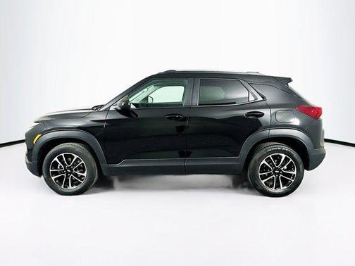 Mosaic Black Metallic 2025 Chevrolet Trailblazer LT
