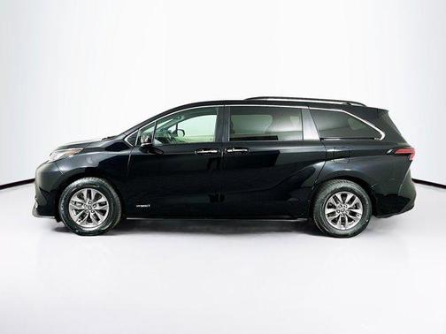 2021 Toyota Sienna XLE 7 Passenger