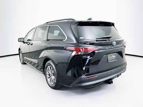 2021 Toyota Sienna XLE 7 Passenger