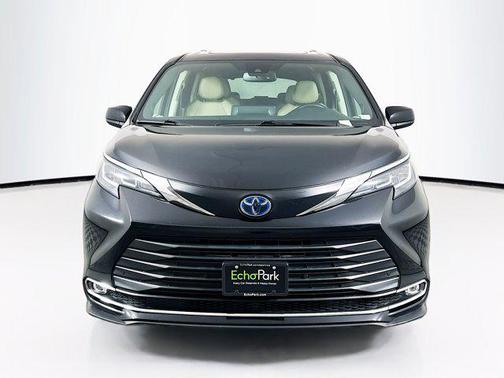 2021 Toyota Sienna XLE 7 Passenger