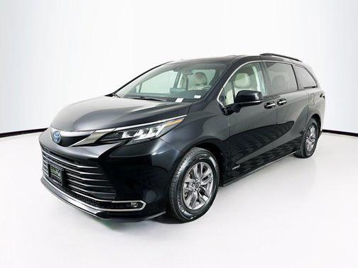 2021 Toyota Sienna XLE 7 Passenger