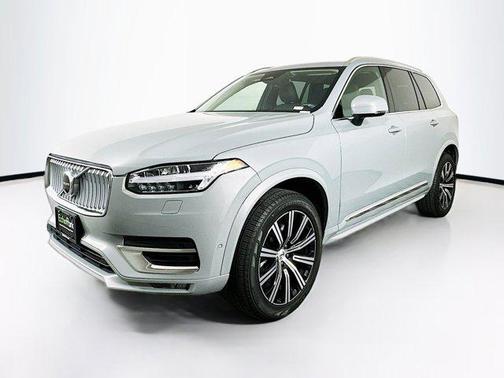 2025 Volvo XC90 B6 Plus 7-Seater