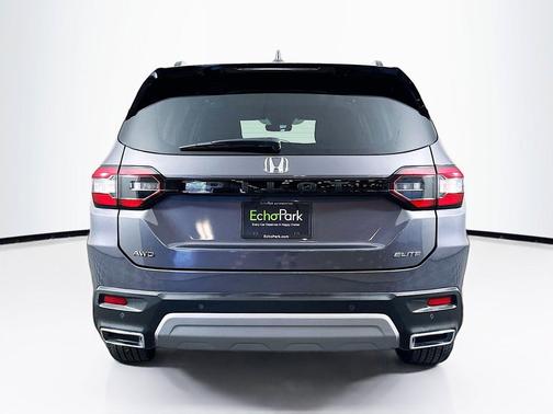 Sonic Gray Pearl 2025 Honda Pilot Elite