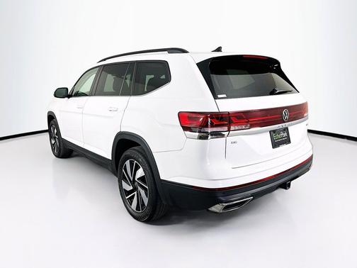 Pure White 2025 Volkswagen Atlas 2.0T SE w/Technology 4MOTION