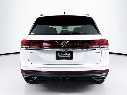 Pure White 2025 Volkswagen Atlas 2.0T SE w/Technology 4MOTION