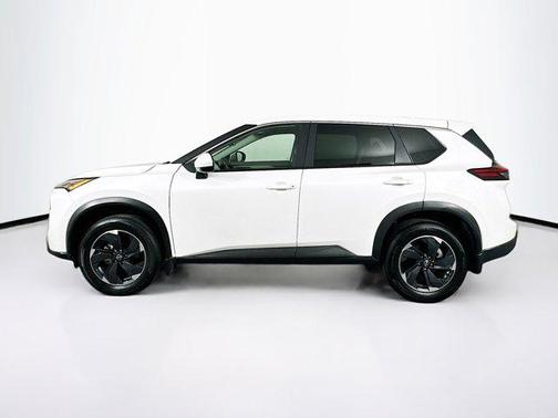Everest White Pearl 2025 Nissan Rogue SV