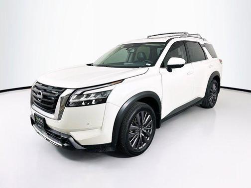 Pearl White Tricoat 2023 Nissan Pathfinder SL 4WD