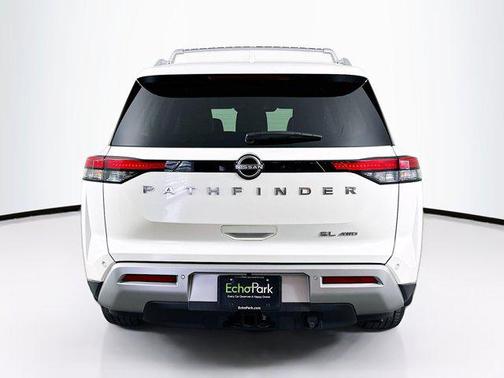 Pearl White Tricoat 2023 Nissan Pathfinder SL 4WD
