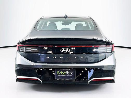 2025 Hyundai SONATA Hybrid SE