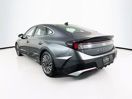 2025 Hyundai SONATA Hybrid SE