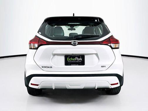 2021 Nissan Kicks SR