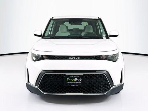 Snow White Pearl 2025 Kia Soul LX