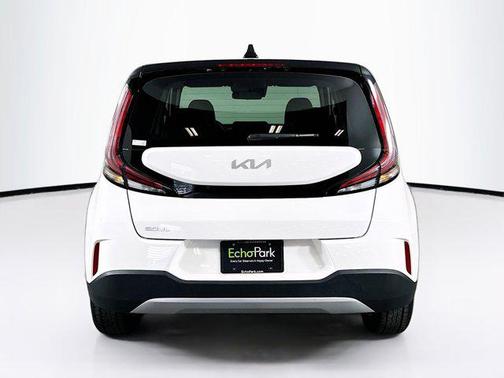 Snow White Pearl 2025 Kia Soul LX