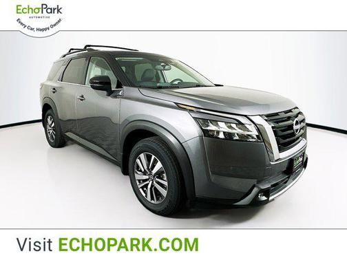 2022 Nissan Pathfinder SL 4WD