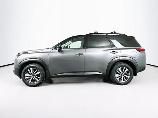 2022 Nissan Pathfinder SL 4WD