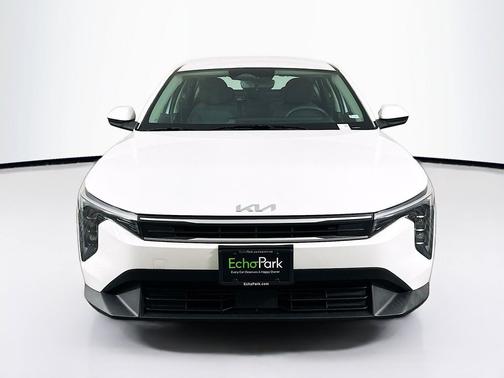 Snow White Pearl 2025 Kia K4 LXS