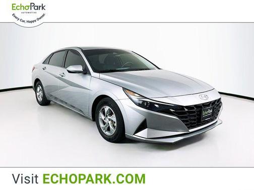 2023 Hyundai ELANTRA SE