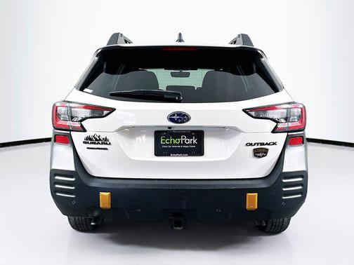 Crystal White Pearl 2023 Subaru Outback Wilderness