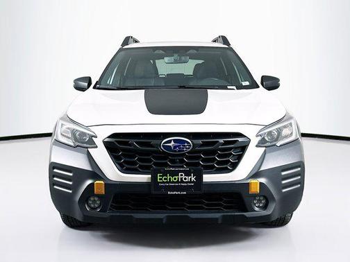 Crystal White Pearl 2023 Subaru Outback Wilderness
