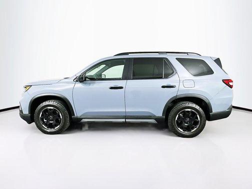 Sonic Gray Pearl 2025 Honda Pilot TrailSport