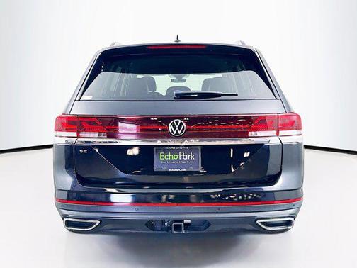 Deep Black Pearl 2025 Volkswagen Atlas 2.0T SE w/Technology