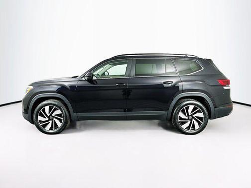 Deep Black Pearl 2025 Volkswagen Atlas 2.0T SE w/Technology