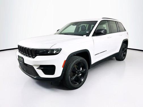 Bright White Clearcoat 2024 Jeep Grand Cherokee Altitude