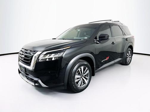Super Black 2024 Nissan Pathfinder SL 4WD